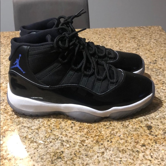 Air jordan 11 ‘Space jams’ - Picture 2 of 4